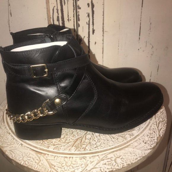Steve Madden Booties with Chain - Picture 4 of 7